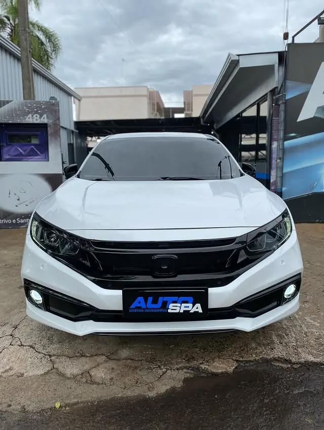 Frente de Honda Civic branco